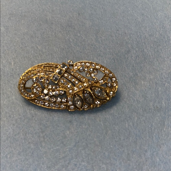 Elegant Gold and Rhinestone Brooch - Picture 2 of 5
